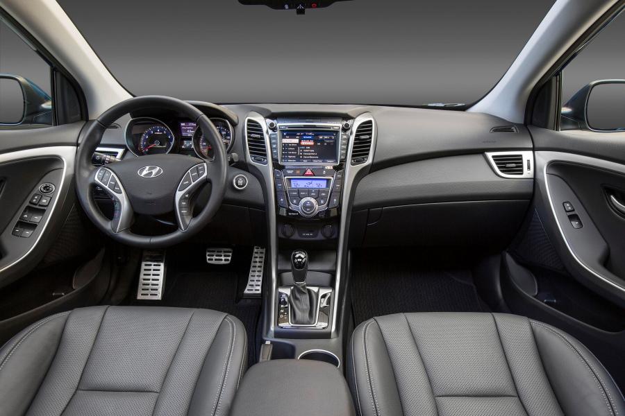  Hyundai Elantra GT 2015 года  (фото 13 из 23)